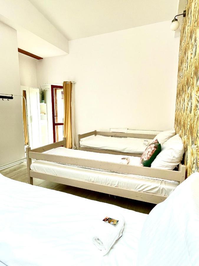 Happy Living Hostel Breslavia Exterior foto